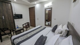 Hotel Aron By The Premium Villa