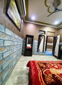 Manali Hotel By GRB