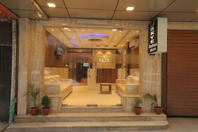 Hotel Arch Suites