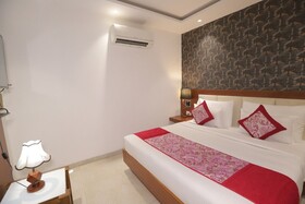Hotel Arch Suites