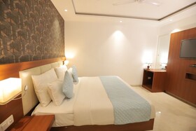 Hotel Arch Suites