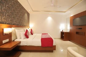 Hotel Arch Suites