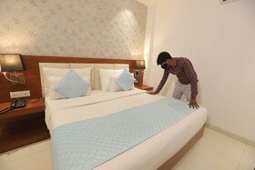 Hotel Arch Suites