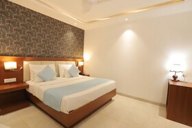 Hotel Arch Suites