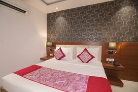 Hotel Arch Suites