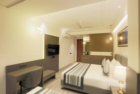 OPO Hotel Iffco Chowk