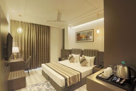 OPO Hotel Iffco Chowk