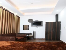 OYO 5385 Paschim Vihar