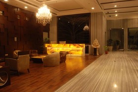 Plutos Hotel
