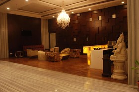 Plutos Hotel