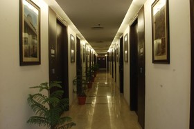 Plutos Hotel