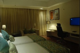 Plutos Hotel