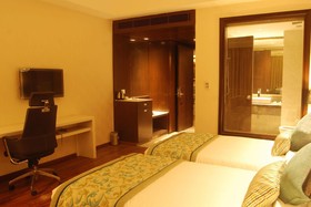 Plutos Hotel