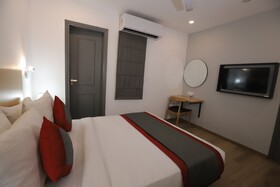 Qotel Hotel La Serene Gagan Vihar