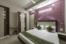 FabHotel Rockwell Plaza