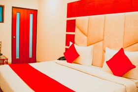 Roomshala Hotel Ambrosia