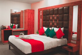 Roomshala Hotel Ambrosia