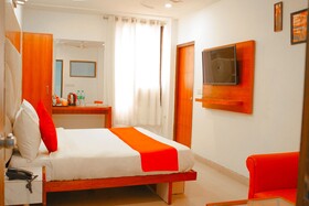 Roomshala Hotel Ambrosia