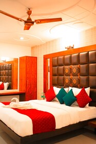 Roomshala Hotel Ambrosia