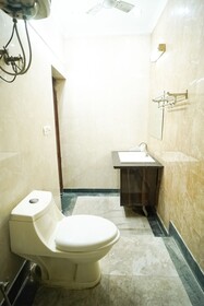 Roomshala Hotel Oscar