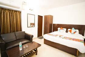 Roomshala Hotel Oscar