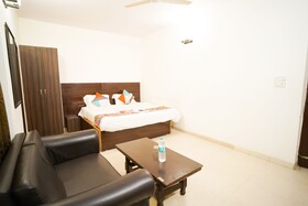Roomshala Hotel Oscar