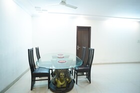 Roomshala Hotel Oscar