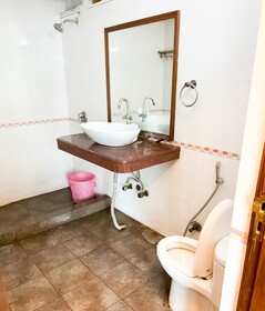 Roomshala Hotel Silver Inn