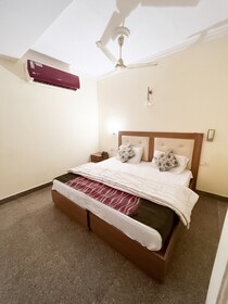 Roomshala Hotel Silver Inn