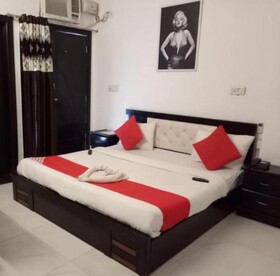 Roomshala Silver Key