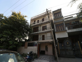 Royal Palace by OYO Rooms