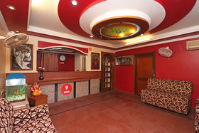Royal Palace by OYO Rooms