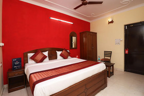 Royal Palace by OYO Rooms