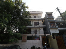 Royal Palace by OYO Rooms