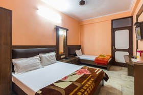 Hotel Sahara International Deluxe