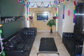 Seven Seas Inn
