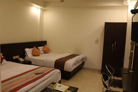 Seven Seas Inn