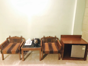 Skylink Suites & Apartments