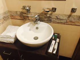 Skylink Suites & Apartments