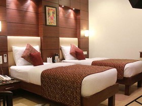 Admire Suites by FabHotel