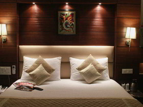 Admire Suites by FabHotel