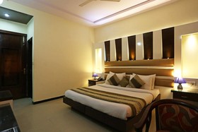 Star Plaza