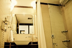 Stops Hostels- New Delhi