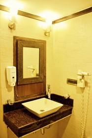 Stops Hostels- New Delhi