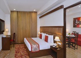 Taurus Sarovar Portico