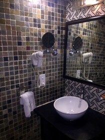Taurus Sarovar Portico