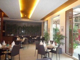 Udman Hotel Panchshila Park