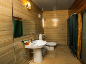 Curlies Zulu Land by OYO Rooms