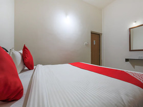 Hotel Irize Emerald by OYO Rooms