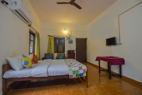 OYO Home 16070 Decent Studio